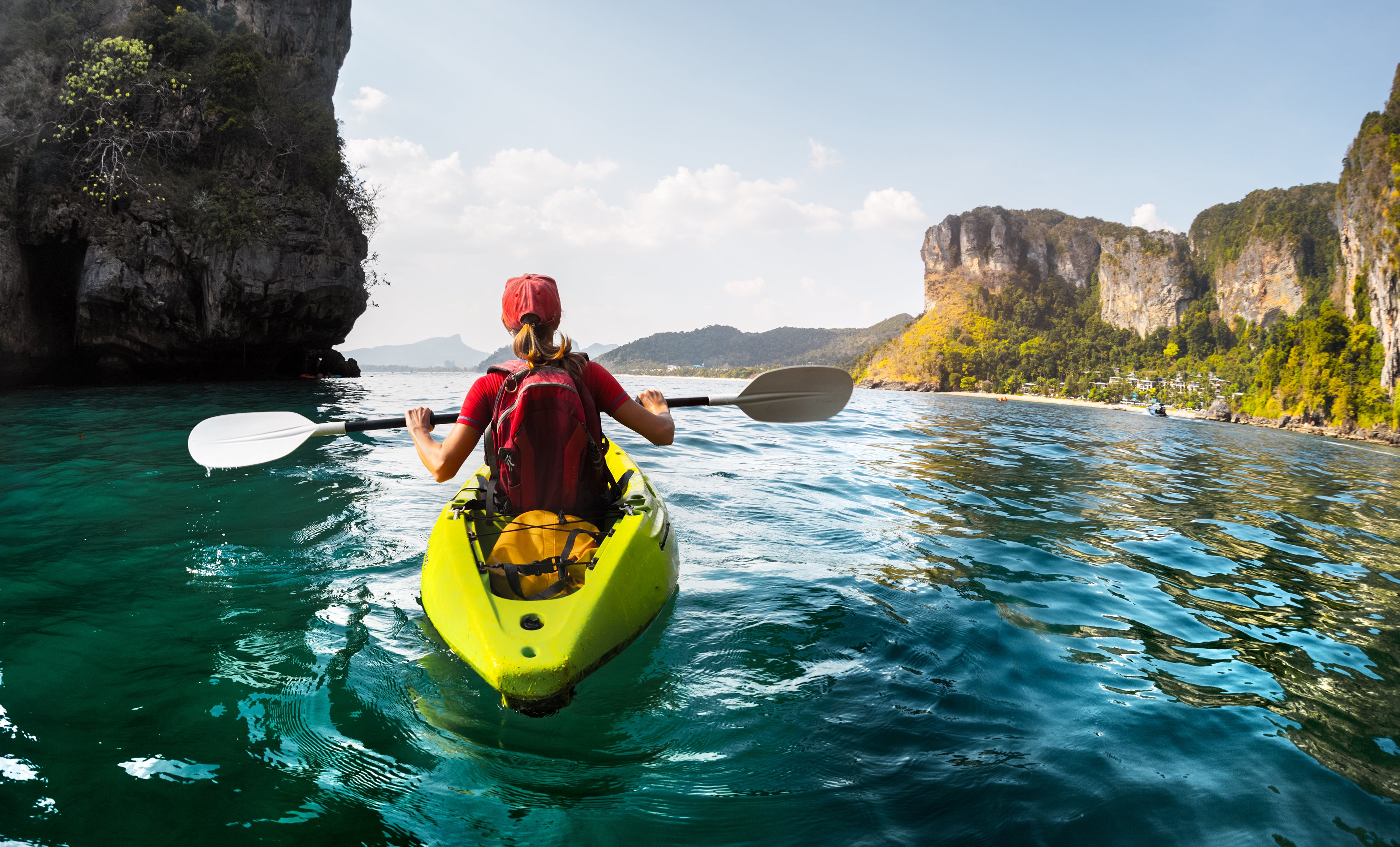 3 Items Women Should Wear While Kayaking