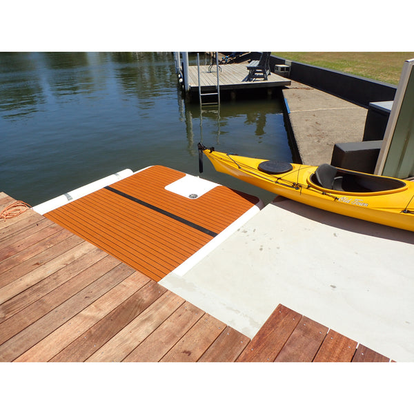 2x2_Woodlook_Pontoon_At_The_Bay